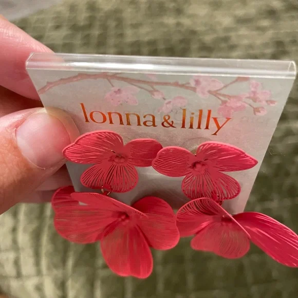 ✨NWT✨ Pink Lonna & Lilly Floral Earrings - Picture 3 of 4